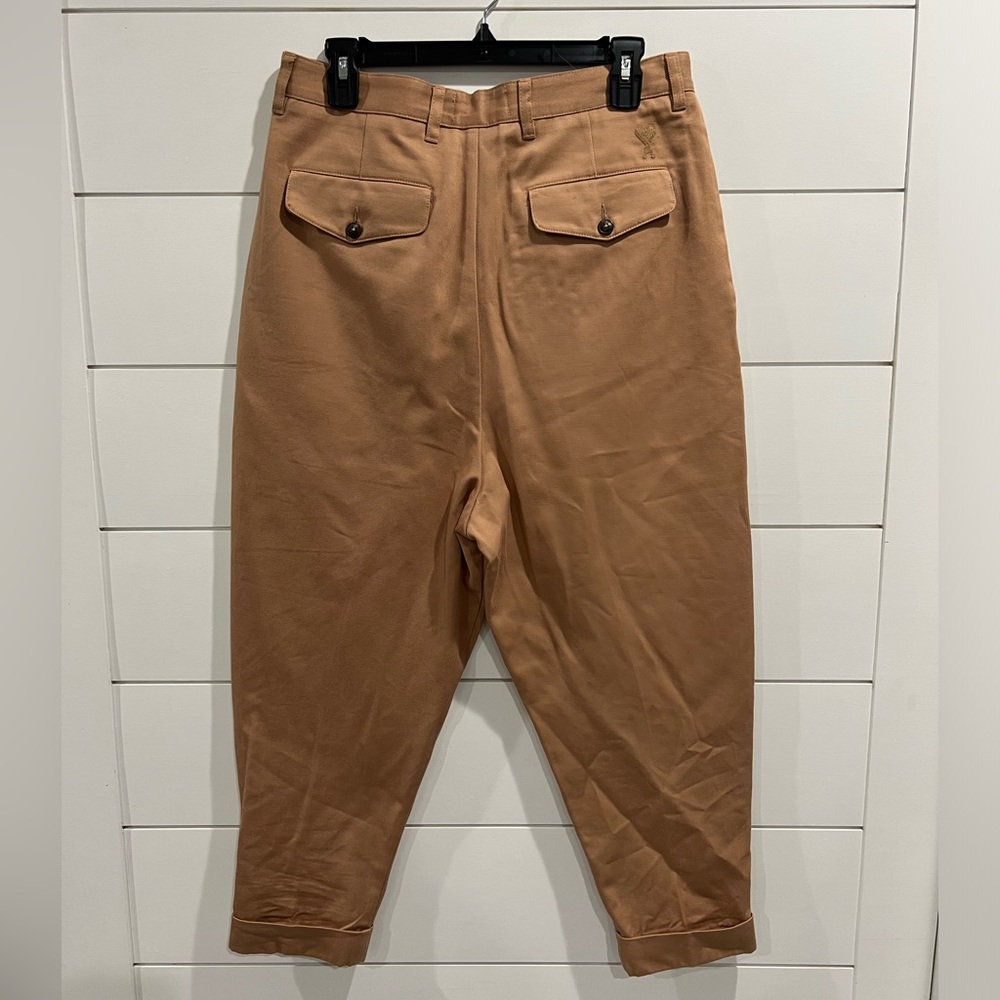 Ami oversized carrot fit trousers in beige - Picture 8 of 10